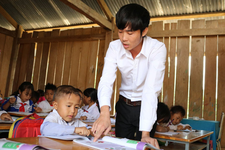 Trăn trở của thầy Huân là mong muốn có thêm 1 lớp mầm non được mở ra, để đứa trẻ nào tại Tiểu khu 179 cũng được đến trường Trăn trở của thầy Huân là mong muốn có thêm 1 lớp mầm non được mở ra, để đứa trẻ nào tại Tiểu khu 179 cũng được đến trường