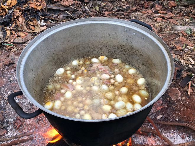 Nồi thịt kho ngày tết cho thấy sự no đủ. Ảnh: LÊ THANH Nồi thịt kho ngày tết cho thấy sự no đủ. Ảnh: LÊ THANH