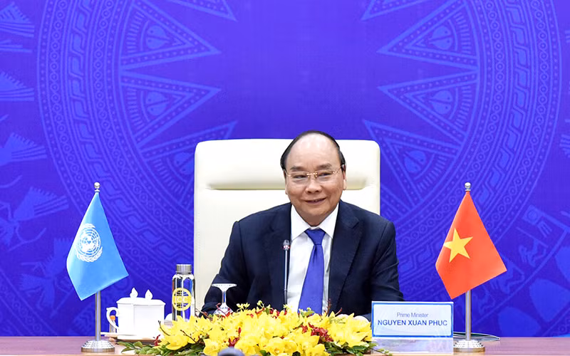 Thủ tướng Nguyễn Xuân Phúc phát biểu tại điểm cầu Hà Nội. Ảnh: TRẦN HẢI