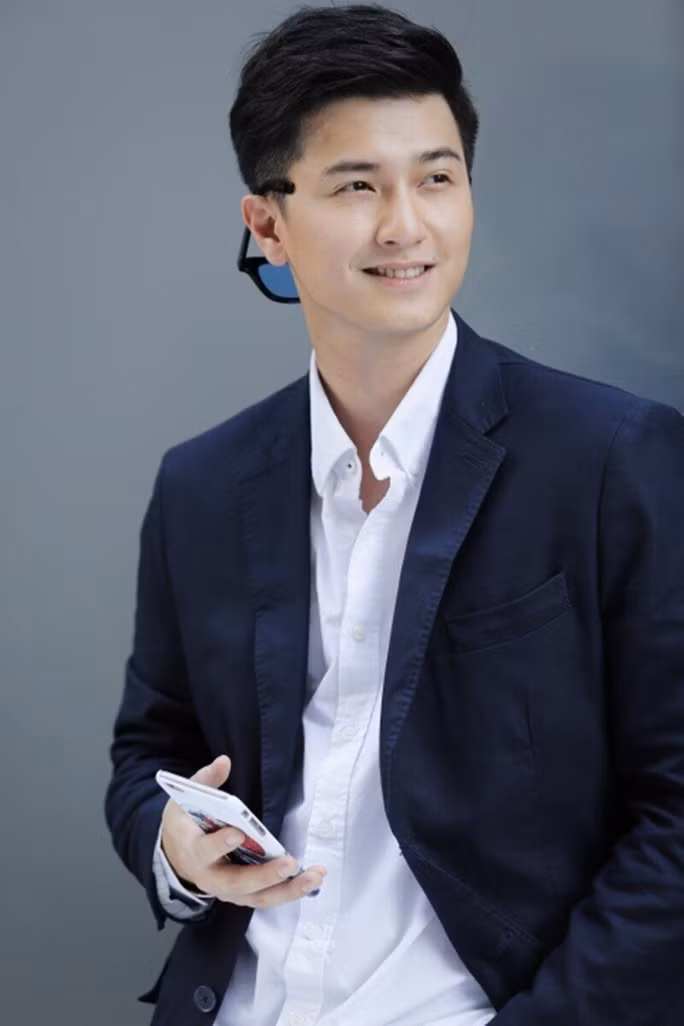  Bị tố gây tai nạn rồi không muốn bồi thường, diễn viên Huỳnh Anh tiếp tục bị bóc phốt mua nhẫn kim cương rồi muốn lật kèo