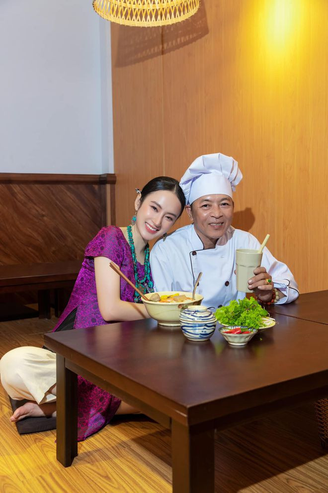 Angela Phương Trinh cũng được đánh giá cao về phong cách thời trang. Cô ưu tiên chọn những thiết kế thanh lịch, sang trọng khi xuất hiện trên đường phố hoặc tại các sự kiện thay vì khoe thân như trước. Trong một số ảnh gợi cảm được đăng tải, mỹ nhân 26 tuổi khiến nhiều người trầm trồ bởi ngoại hình nóng bỏng, là thành quả của quá trình tích cực tập luyện ẢNH: FBNV