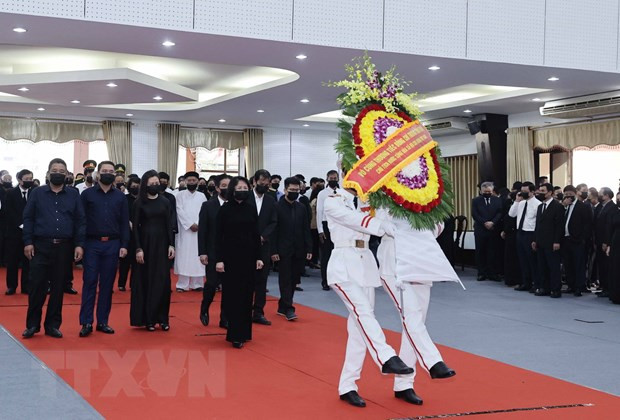 Đoàn đại biểu Chủ tịch nước Cộng hòa xã hội chủ nghĩa Việt Nam do Phó Chủ tịch nước Đặng Thị Ngọc Thịnh dẫn đầu viếng nguyên Phó Thủ tướng Trương Vĩnh Trọng. (Ảnh: Thống Nhất/TTXVN) Đoàn đại biểu Chủ tịch nước Cộng hòa xã hội chủ nghĩa Việt Nam do Phó Chủ tịch nước Đặng Thị Ngọc Thịnh dẫn đầu viếng nguyên Phó Thủ tướng Trương Vĩnh Trọng. (Ảnh: Thống Nhất/TTXVN)