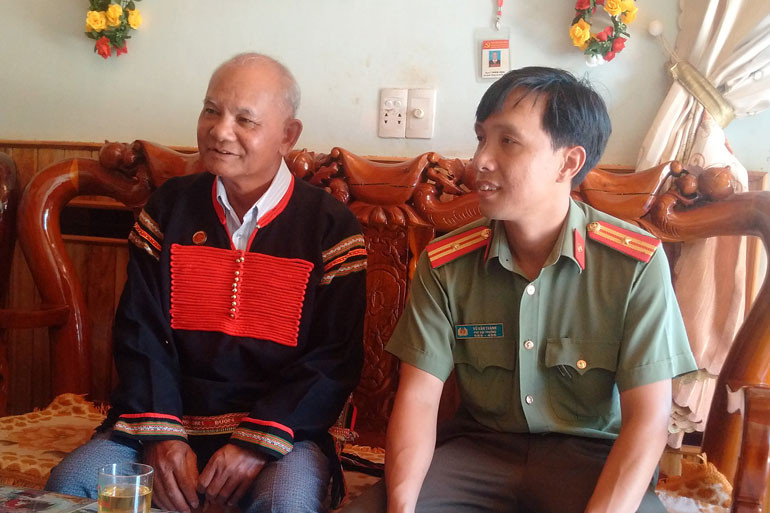 Việc đưa Công an chính quy về xã đã giúp cho công tác phối hợp giữa Nhà nước và người có đạo hiểu biết hơn chủ trương, chính sách, pháp luật của Đảng và Nhà nước được tốt hơn  Việc đưa Công an chính quy về xã đã giúp cho công tác phối hợp giữa Nhà nước và người có đạo hiểu biết hơn chủ trương, chính sách, pháp luật của Đảng và Nhà nước được tốt hơn
