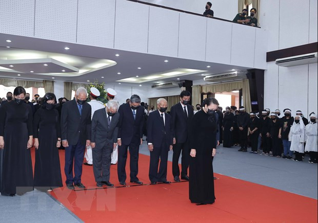 Đoàn đại biểu Quốc hội nước Cộng hòa xã hội chủ nghĩa Việt Nam do Chủ tịch Quốc hội Nguyễn Thị Kim Ngân dẫn đầu viếng nguyên Phó Thủ tướng Trương Vĩnh Trọng. (Ảnh: Thống Nhất/TTXVN) Đoàn đại biểu Quốc hội nước Cộng hòa xã hội chủ nghĩa Việt Nam do Chủ tịch Quốc hội Nguyễn Thị Kim Ngân dẫn đầu viếng nguyên Phó Thủ tướng Trương Vĩnh Trọng. (Ảnh: Thống Nhất/TTXVN)