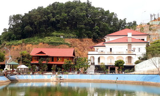 "Biệt phủ" của ông Phạm Sỹ Quý, nguyên lãnh đạo Sở TN-MT tỉnh Yên Bái - TTCP trước đó kết luận ông Quý có vi phạm trong việc kê khai tài sản "Biệt phủ" của ông Phạm Sỹ Quý, nguyên lãnh đạo Sở TN-MT tỉnh Yên Bái - TTCP trước đó kết luận ông Quý có vi phạm trong việc kê khai tài sản