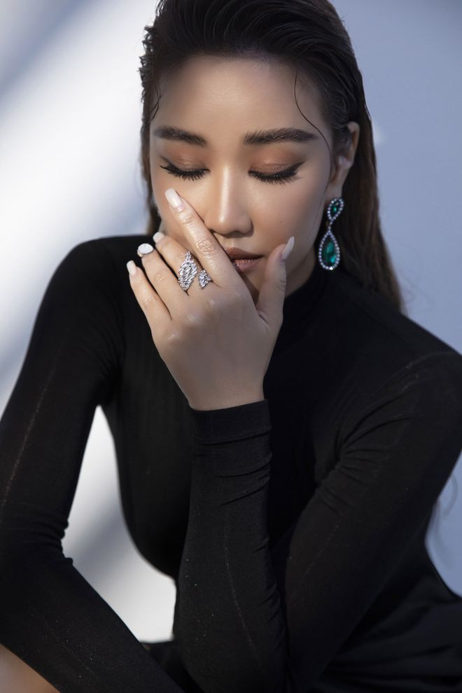 Maya chia sẻ rằng Em là của em là bộ phim cuối cùng cô nhận đóng với hình ảnh dễ thương, trẻ trung như chính tính cách của nhân vật. Sau vai diễn Quỳnh Anh, nữ diễn viên dự định quay trở lại với âm nhạc và chờ đợi các kịch bản phim mới đa dạng hơn