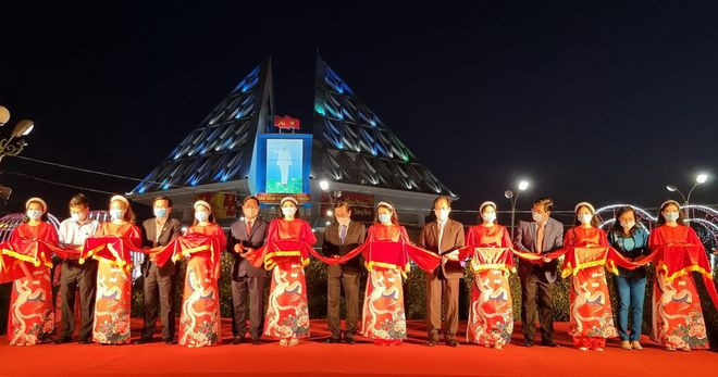 Khai mạc Vườn hoa xuân Tân Sửu năm 2021 ẢNH: THIỆN NHÂN