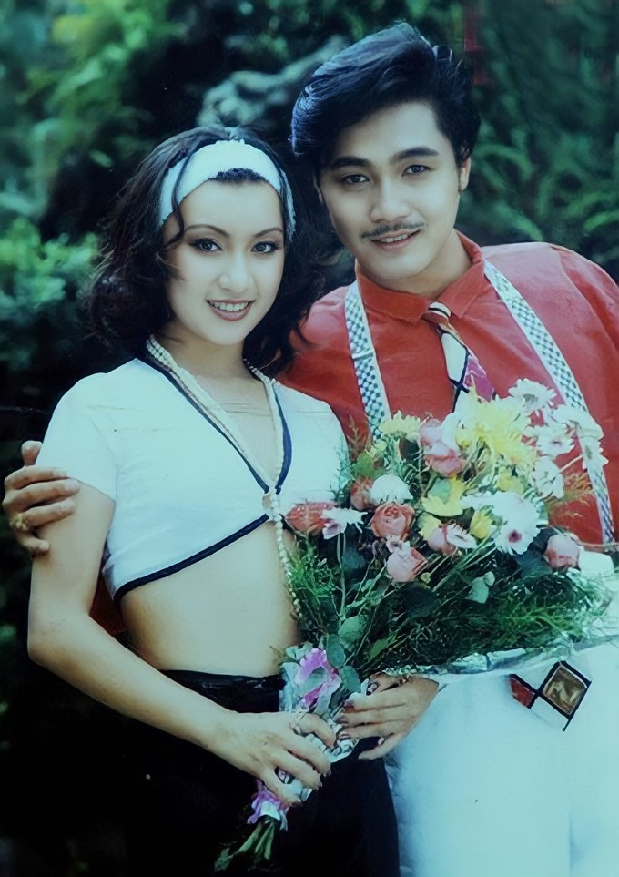 Chuyện tình Lý Hùng - Y Phụng kéo dài bốn năm. Sau này, Lý Hùng cho biết cả hai chia tay vì hết duyên, đồng thời anh muốn tập trung cho gia đình và sự nghiệp. Ảnh: NSCC.