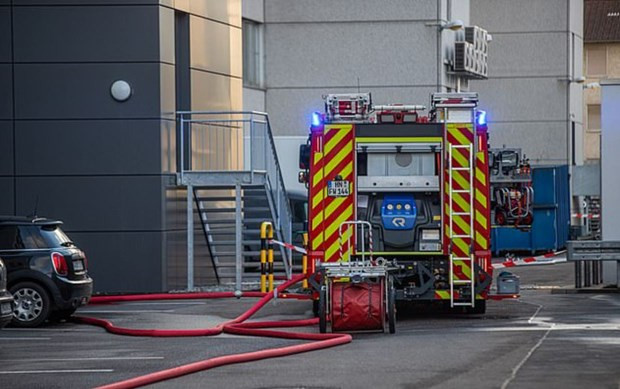 Xe cứu hỏa tại hiện trường. (Ảnh: The Scottish Sun)