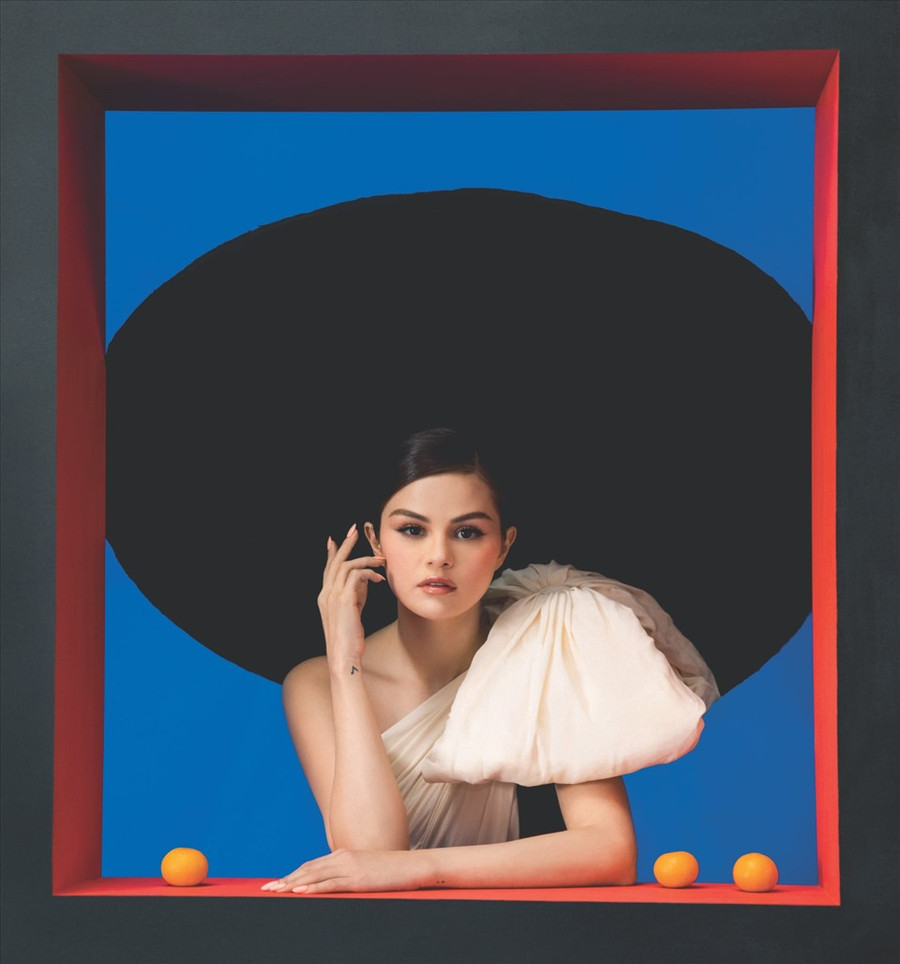 Trước đó, năm 2015, nữ ca sĩ phải tạm dừng mọi hoạt động để chữa chứng lupus và trầm cảm. Ảnh: Instagram.