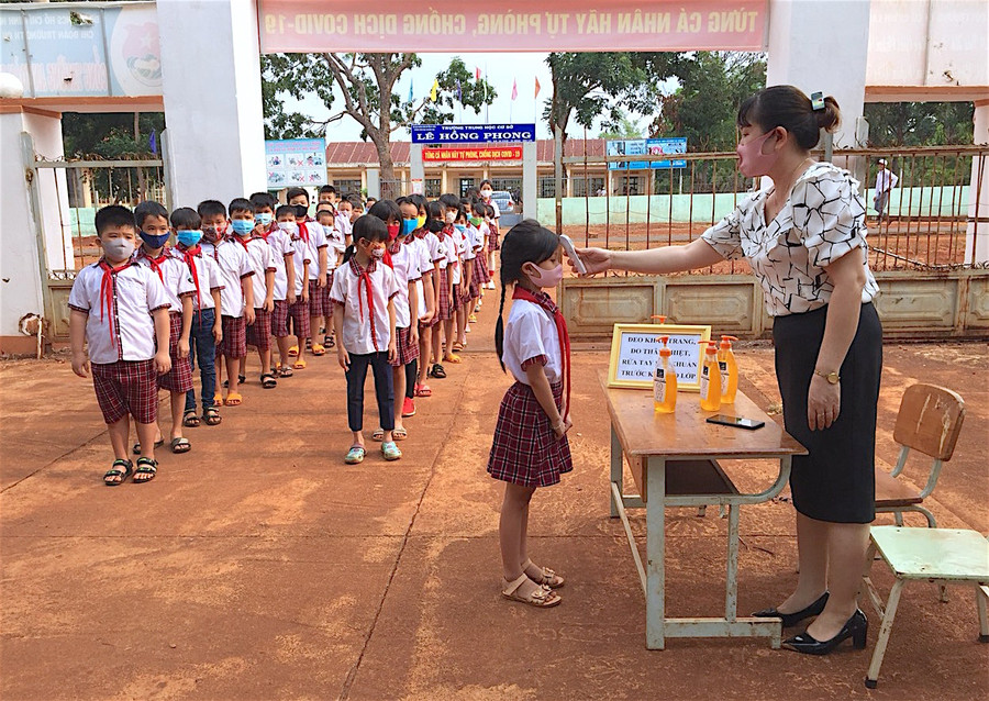 Các cơ sở giáo dục trên toàn tỉnh đã thực hiện nghiêm các biện pháp phòng-chống dịch Covid-19. Ảnh: Hồng Thi