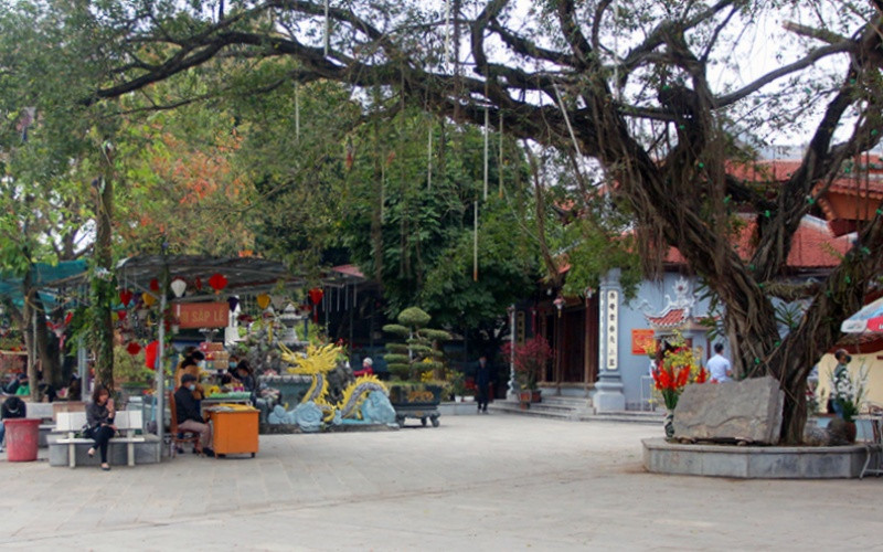 Du khách đến Khu di tích đền Hạ, phường Tân Quang, thành phố Tuyên Quang giảm mạnh so các năm. Du khách đến Khu di tích đền Hạ, phường Tân Quang, thành phố Tuyên Quang giảm mạnh so các năm.