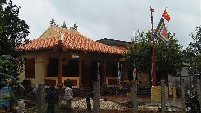 Tục dựng nêu ngày Tết (trồng nêu ngày Tết) vẫn còn được duy trì ở một số tỉnh, thành - Anh: Minh Văn