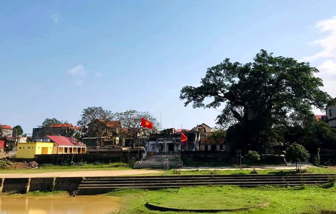  Toàn cảnh đền Châu Lỗ - nơi trâu trắng (Ngưu Tinh) từ Kim Thượng chạy sang. Đây cũng là nơi 2 làng kết chạ, kết nghĩa năm 1594 - ẢNH: N.H