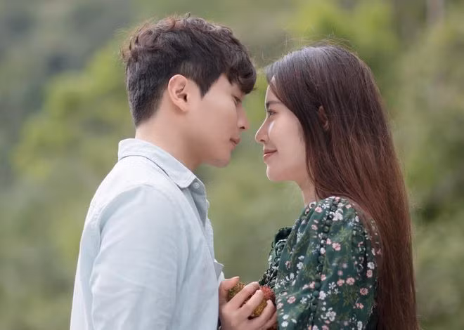 Nam Em từng tiết lộ có 4 tháng tìm hiểu bạn diễn người Hàn Quốc Wook Suk Jung. ẢNH: FBNV