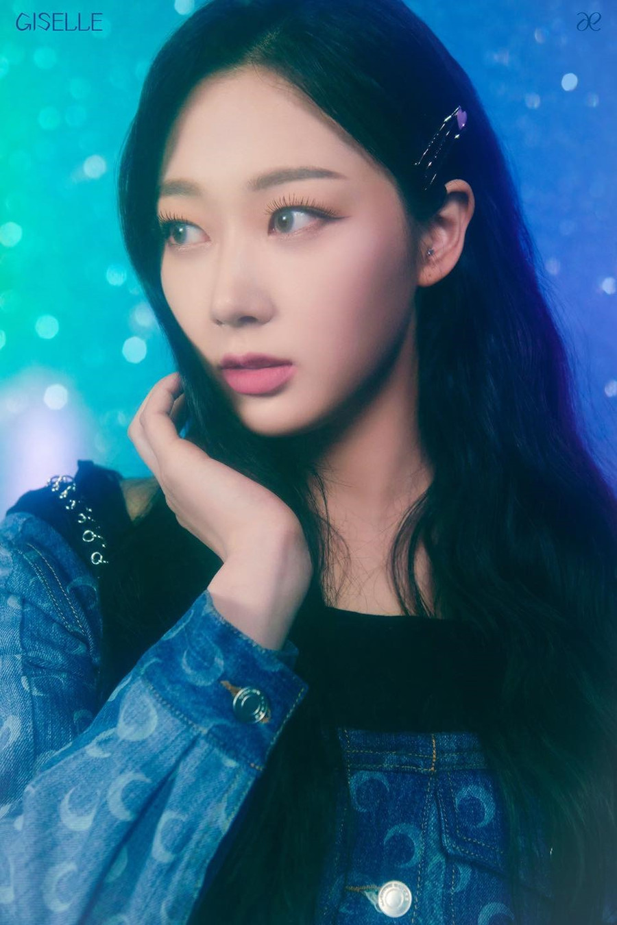 Thành viên Aespa gây bất ngờ nhất có lẽ phải kể đến Giselle khi cô quyết định đổi kiểu tóc đen. Ảnh: SMEnt.