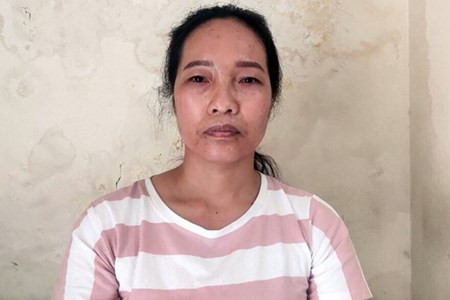 Bị can Vũ Thị Thuý, giúp việc cho một gia đình ở quận Ba Đình, song nhiều lần trộm tổng cộng 5.000 USD của gia chủ. Ảnh minh hoạ.