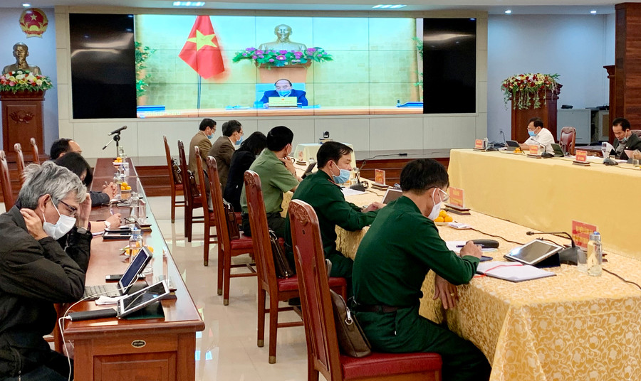 Các đại biểu tại điểm cầu Gia Lai nghe Thủ tướng kết luận. Ảnh: Như Nguyện