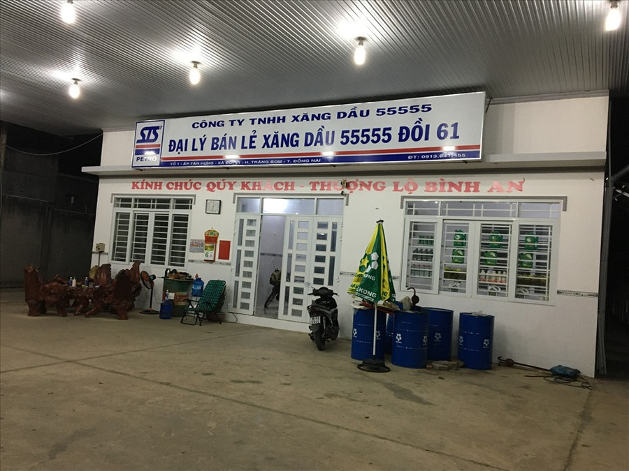 Một số hình ảnh triệt phá đường dây xăng giả. Ảnh: Công an Đồng Nai