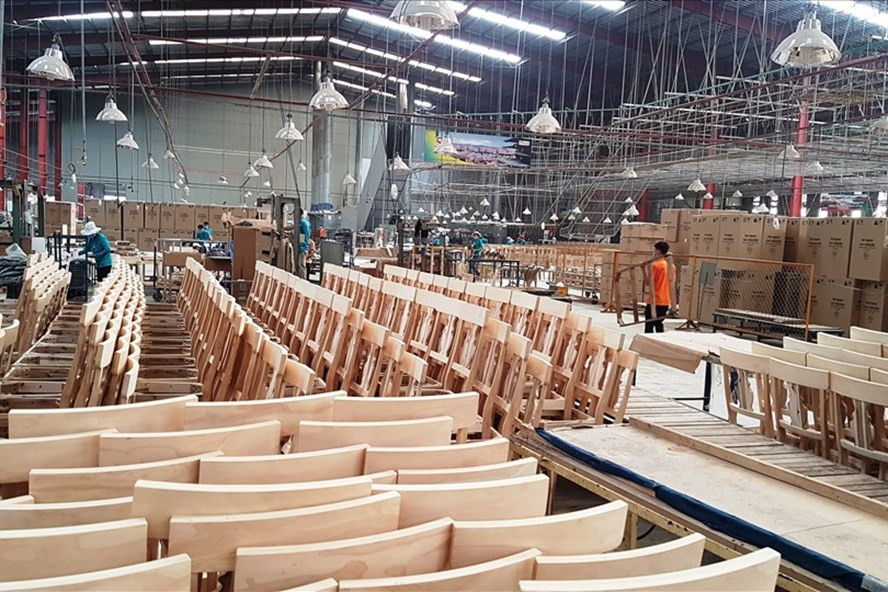 Xuất khẩu gỗ và sản phẩm gỗ tháng 1.2021 đạt 1,25 tỉ USD, tăng 48,4% so với cùng kỳ năm 2020. Ảnh: Vũ Long Xuất khẩu gỗ và sản phẩm gỗ tháng 1.2021 đạt 1,25 tỉ USD, tăng 48,4% so với cùng kỳ năm 2020. Ảnh: Vũ Long