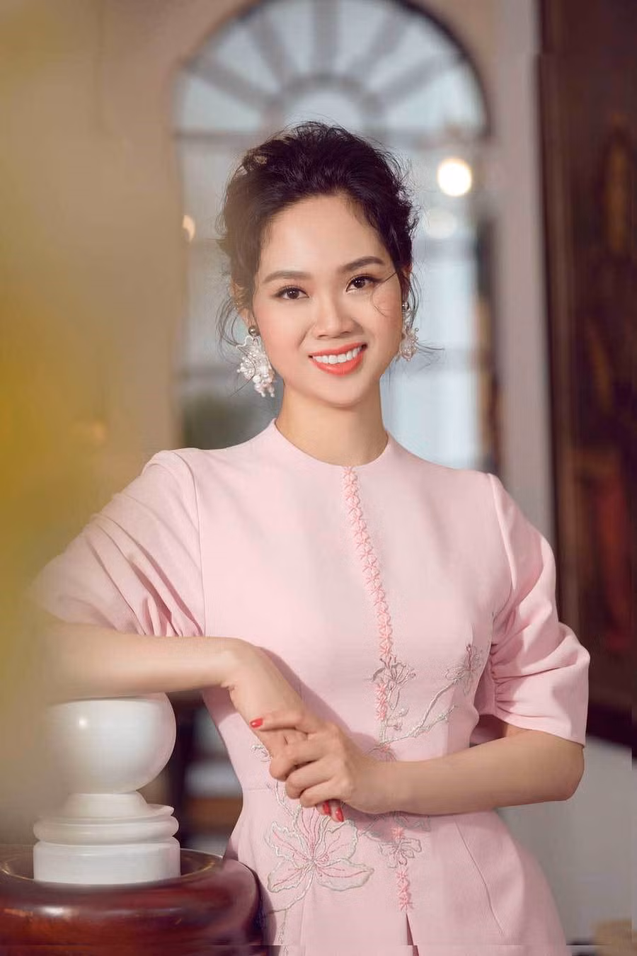 Khi học xong ở Anh, Mai Phương trở về Việt Nam, cô công tác trong ngành Hải quan và đến năm 2008, người đẹp kết hôn cùng bạn trai lâu năm. Dù kín tiếng nhưng với tên tuổi của Mai Phương vẫn luôn được người hâm mộ nhắc đến với các mỹ từ như: hoa hậu tri thức, hoa hậu giỏi giang...