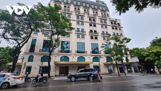 Tới cuối quý 3 năm 2020, sau khi kiểm soát tốt dịch bệnh lây lan ngoài cộng đồng, thị trường mới bắt đầu có tín hiệu khởi sắc trở lại. Tuy nhiên, vào giáp Tết dịch bệnh lại có những diễn biến phức tạp và nhiều chuyên gia, nhà đầu tư lo ngại về ảnh hưởng của dịch bệnh đến thị trường quý 1 năm 2021.