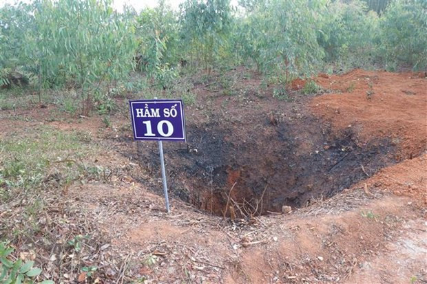 Miệng hầm số 10 trong 12 miệng hầm khu Địa đạo Gò Quánh. (Ảnh: Phạm Kha/TTXVN) Miệng hầm số 10 trong 12 miệng hầm khu Địa đạo Gò Quánh. (Ảnh: Phạm Kha/TTXVN)