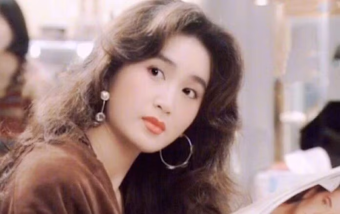 Vai diễn đầu tiên trong “Tịnh Muội Tử (Lonely fifteen)” thành công giúp tên tuổi của Ôn Bích Hà lên “như diều gặp gió”. Ảnh cắt phim.