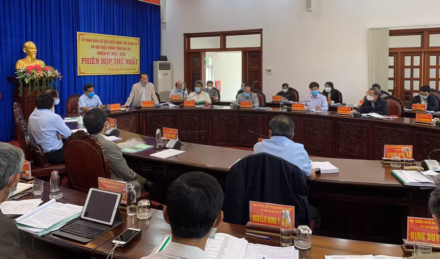 Quang cảnh phiên họp. Ảnh: Phương Linh