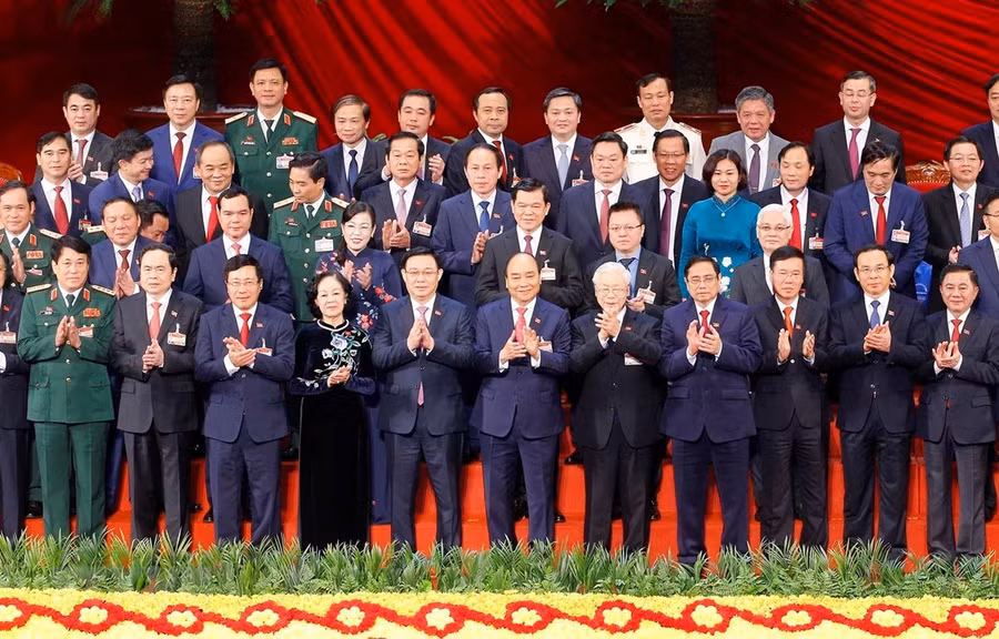  Ban Chấp hành Trung ương Đảng khóa XIII ra mắt Đại hội. (Ảnh: TTXVN)