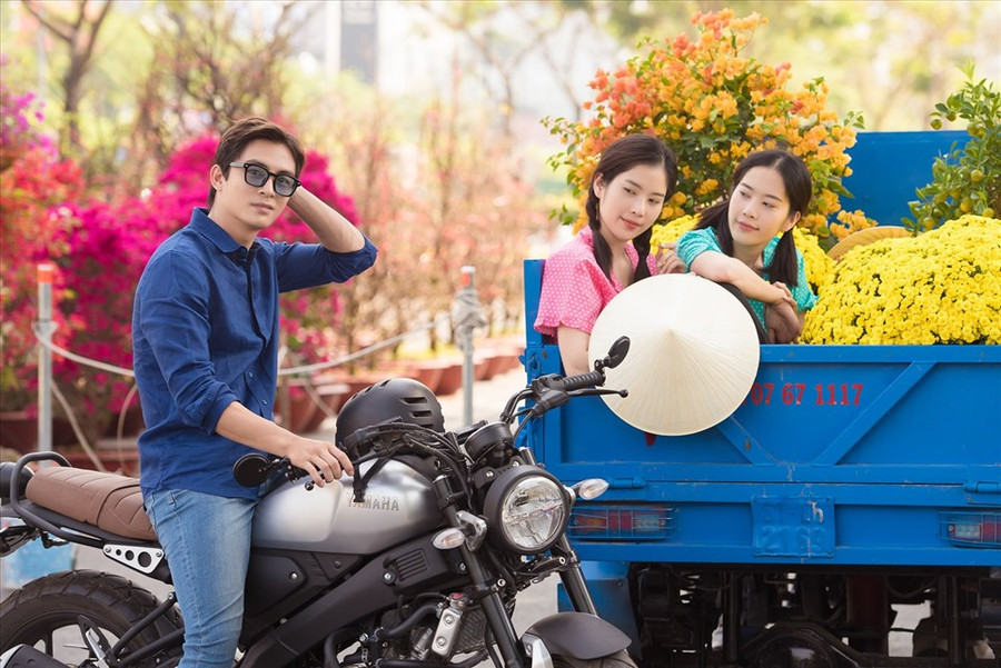 “Năm qua, Nam Em không cho ra mắt nhiều sản phẩm âm nhạc, phần vì điều kiện sức khỏe, thêm nữa là bản thân cũng tham gia nhiều hơn ở các gameshow, chương trình truyền hình, và cũng vì ảnh hưởng của dịch COVID-19. Dù vậy, bản thân Nam Em rất muốn cho ra mắt các sản phẩm âm nhạc mới mẻ gửi tặng khán giả