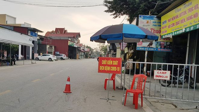 Chốt kiểm soát giãn cách xã hội ở Hải Dương- ẢNH: LÊ TÂN Chốt kiểm soát giãn cách xã hội ở Hải Dương- ẢNH: LÊ TÂN