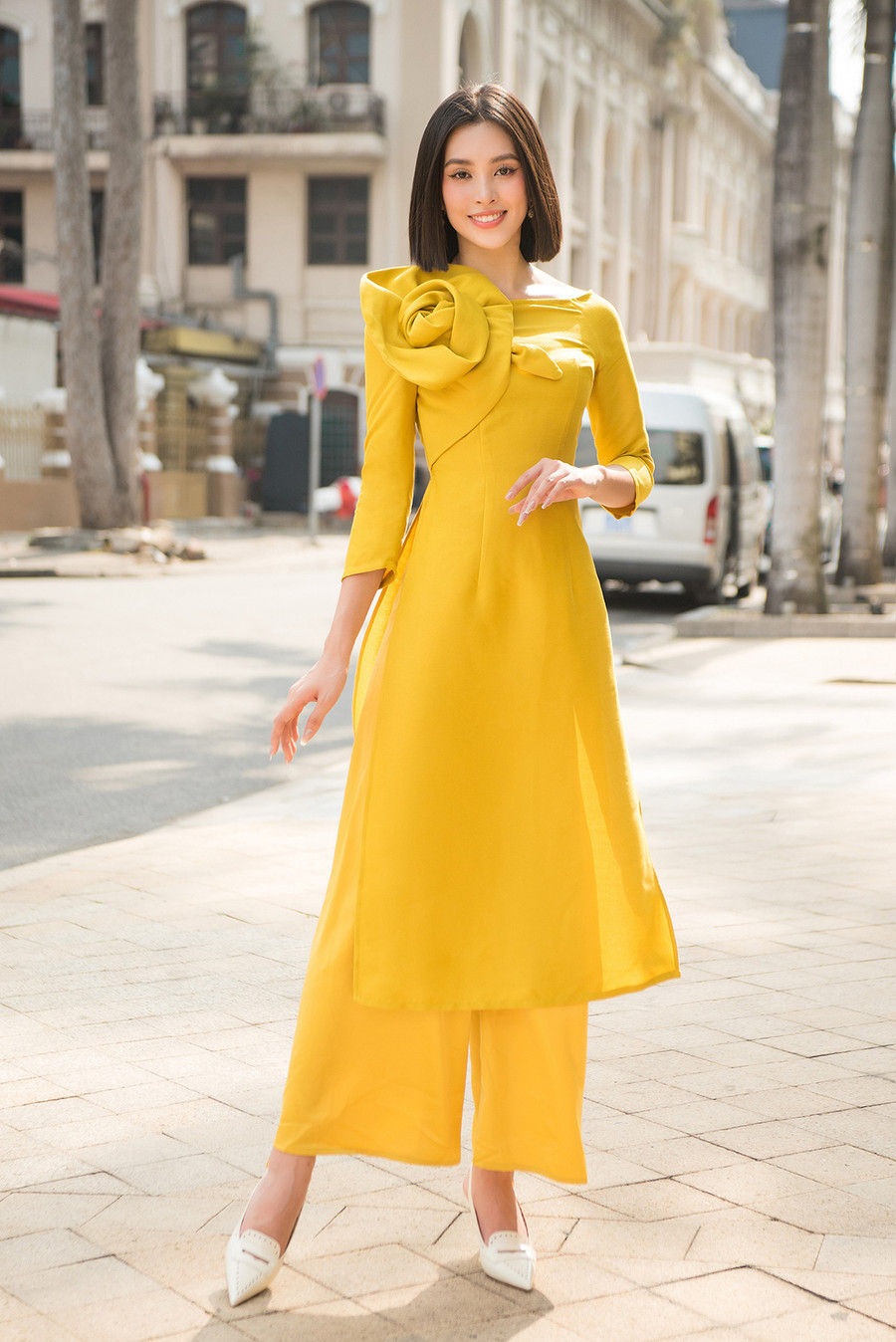 Sau khi Đỗ Mỹ Linh đăng quang Hoa hậu Việt Nam năm 2016, cô làm người mẫu và MC cho các chương trình truyền hình, sự kiện lớn và làm gương mặt đại diện cho một số thương hiệu. Cô cũng tham gia các hoạt động thiện nguyện phục vụ cộng đồng – xã hội, giúp đỡ các cá nhân có hoàn cảnh khó khăn. Năm 2017, cô đại diện Việt Nam tham dự cuộc thi Hoa hậu Thế giới diễn ra tại Trung Quốc và lọt vào Top 40 chung cuộc. Đỗ Mỹ Linh đã giành chiến thắng phần thi Hoa hậu nhân ái (Beauty with a Purpose). Đây cũng là lần đầu tiên Việt Nam đoạt giải tại phần thi này trong suốt 16 năm cử thí sinh tham gia. Cô cũng lọt vào top những thí sinh xuất sắc nhất của phần thi People's Choice và Multimedia.