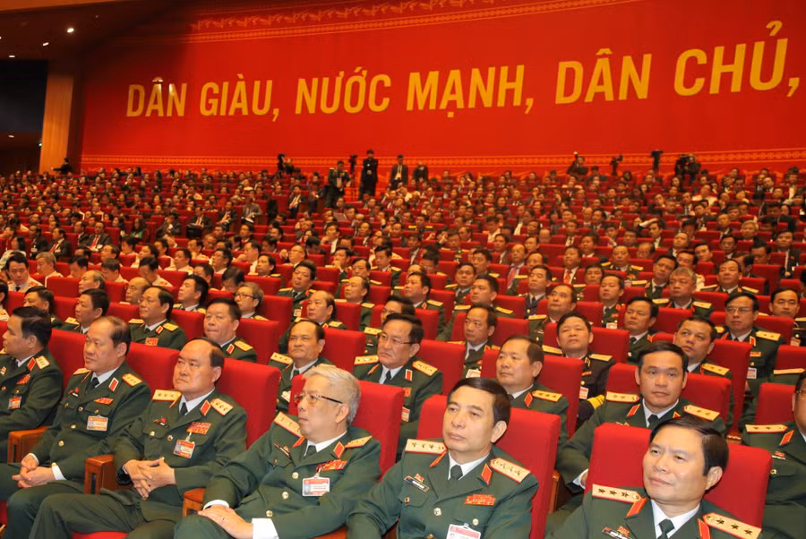 Đại biểu của Quân đội tại Đại hội XIII của Đảng.