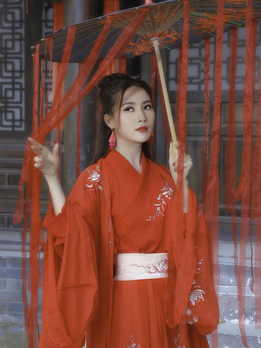 "Chỉ còn vài ngày nữa là đến Tết rồi, hi vọng tình hình dịch sẽ ổn định dần để kế hoạch đón Tết cùng gia đình của mình cùng mọi người được như ý" - Phan Thị Mơ nói.