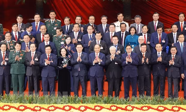 Ban Chấp hành Trung ương Đảng khóa XIII ra mắt Đại hội. (Ảnh: TTXVN)