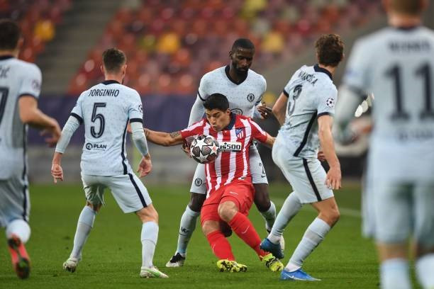 Chelsea chơi pressing triệt để. Ảnh: AFP