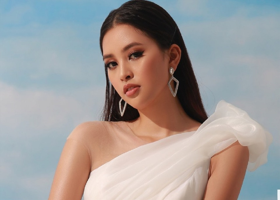 Cô không dám nhận là Hoa hậu đẹp nhất. Ảnh: SV. Cô không dám nhận là Hoa hậu đẹp nhất. Ảnh: SV.