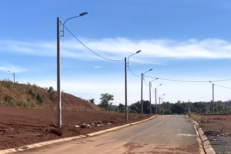 Hiện nay, các ngành chức năng tỉnh Đắk Nông đang tập trung xây dựng khu tái định cư để trả nợ cho người dân. Ảnh: Bảo Lâm