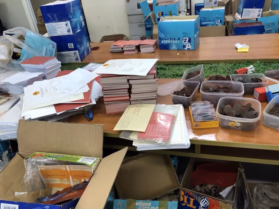 Vật chứng vụ án.