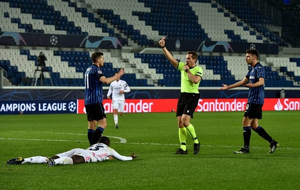 Ferland Mendy mang về lợi thế quân số cho Real Madrid. Ảnh: AFP Ferland Mendy mang về lợi thế quân số cho Real Madrid. Ảnh: AFP