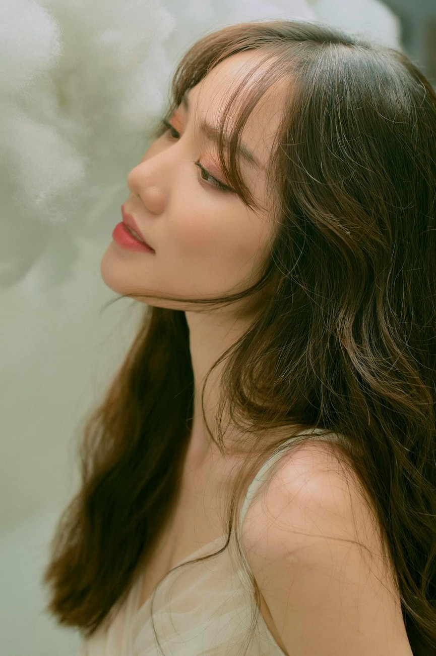 Được biết, dịp Tết Tân Sửu vừa qua do ảnh hưởng của dịch COVID-19 nên Hồng Tuyết đón Tết cùng gia đình và hạn chế di chuyển cũng như gặp gỡ bạn bè.