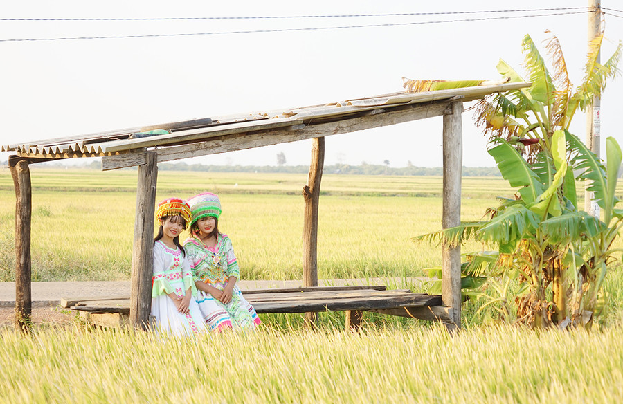 Nét xuân thì của thiếu nữ dân tộc Mông. Ảnh: Phạm Công Quý