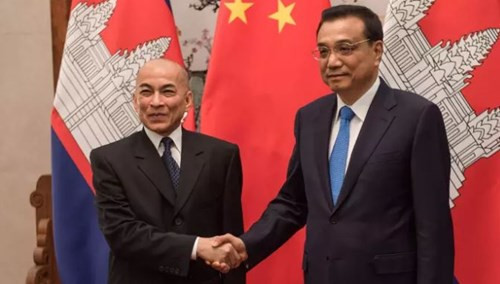 Quốc vương Campuchia Norodom Sihamoni và Thủ tướng Trung Quốc Lý Khắc Cường.