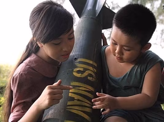 Những đứa trẻ ngây thơ giữa chiến tranh trong phim 