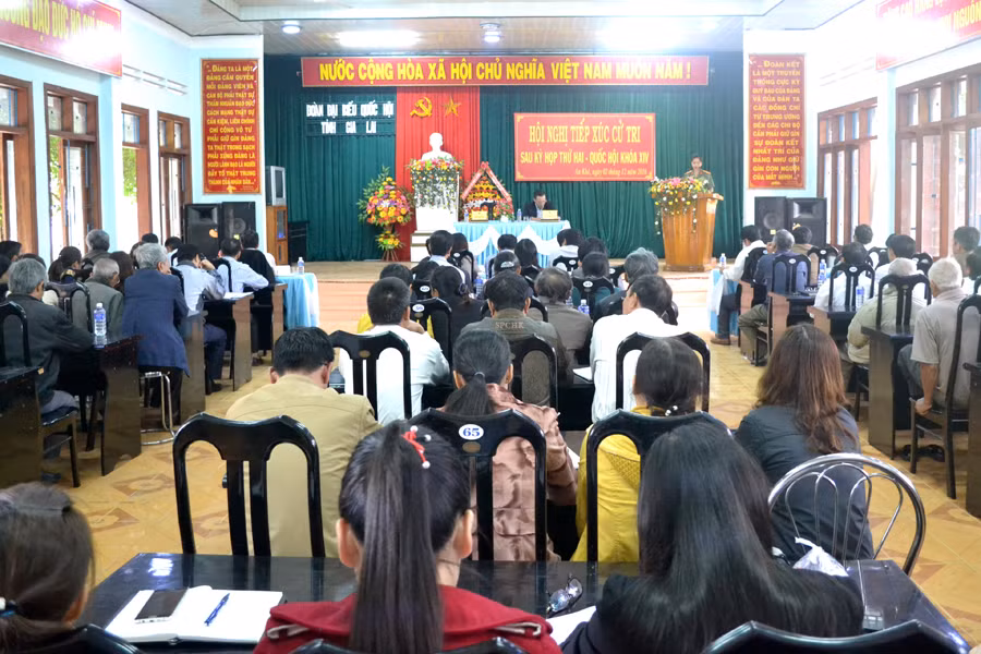 Đại biểu Quốc hội khóa XIV tiếp xúc cử tri tại phường An Tân (thị xã An Khê). Ảnh: Lê Hòa Đại biểu Quốc hội khóa XIV tiếp xúc cử tri tại phường An Tân (thị xã An Khê). Ảnh: Lê Hòa