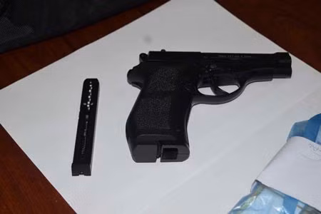 Khẩu súng Nguyễn Hoàng Tâm sử dụng trong vụ cướp. Khẩu súng Nguyễn Hoàng Tâm sử dụng trong vụ cướp.