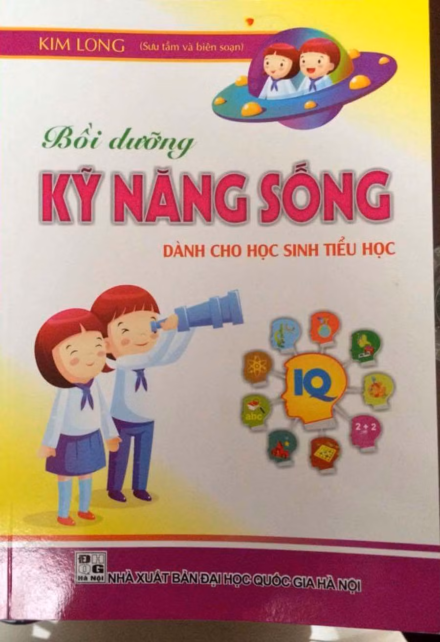 Một trong những cuốn sách sưu tầm và biên soạn lấy uy tín của Đại học Quốc gia Hà Nội. Ảnh: M.N