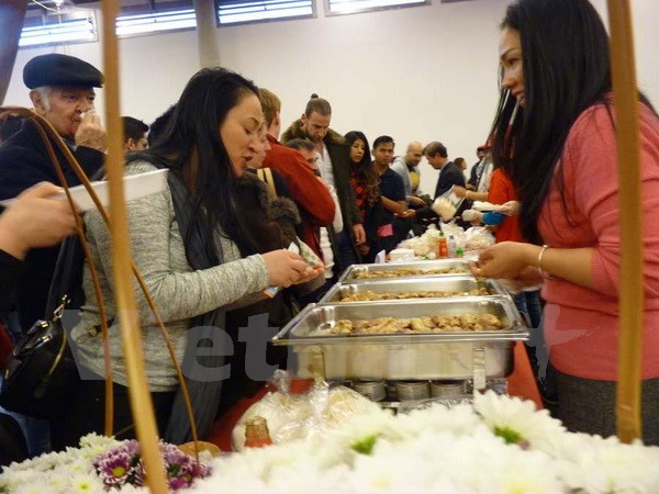 Gian hàng Việt Nam tại Hội chợ quốc tế Bazaar. Gian hàng Việt Nam tại Hội chợ quốc tế Bazaar.