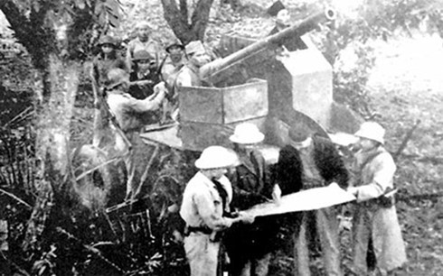 Pháo đài Láng - nơi bắn phát pháo lệnh mở đầu Toàn quốc kháng chiến. (Ảnh tư liệu) Pháo đài Láng - nơi bắn phát pháo lệnh mở đầu Toàn quốc kháng chiến. (Ảnh tư liệu)